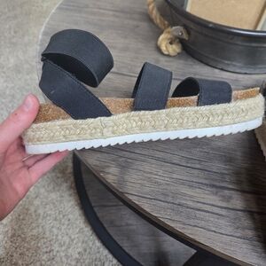 Black Platform Sandles  Sandals